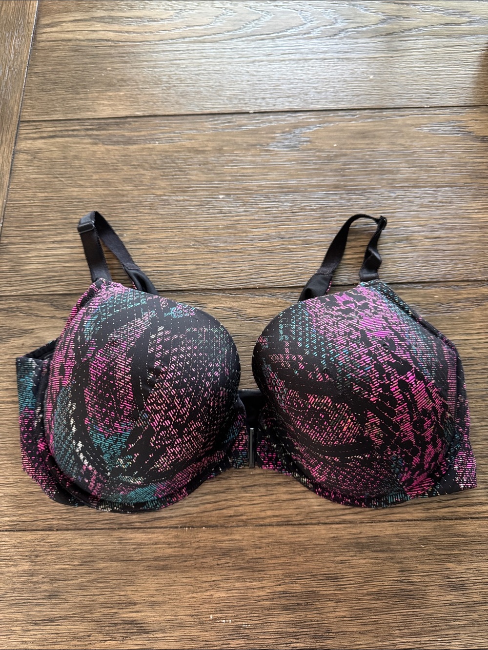 Torrid perfect front-close, lightly lined bra. 40 DD